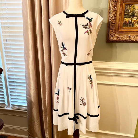 NWOT Ted Baker Iina Highgrove Embroidered Hummingbird Dress Size 3 or US 8 - Picture 3 of 5